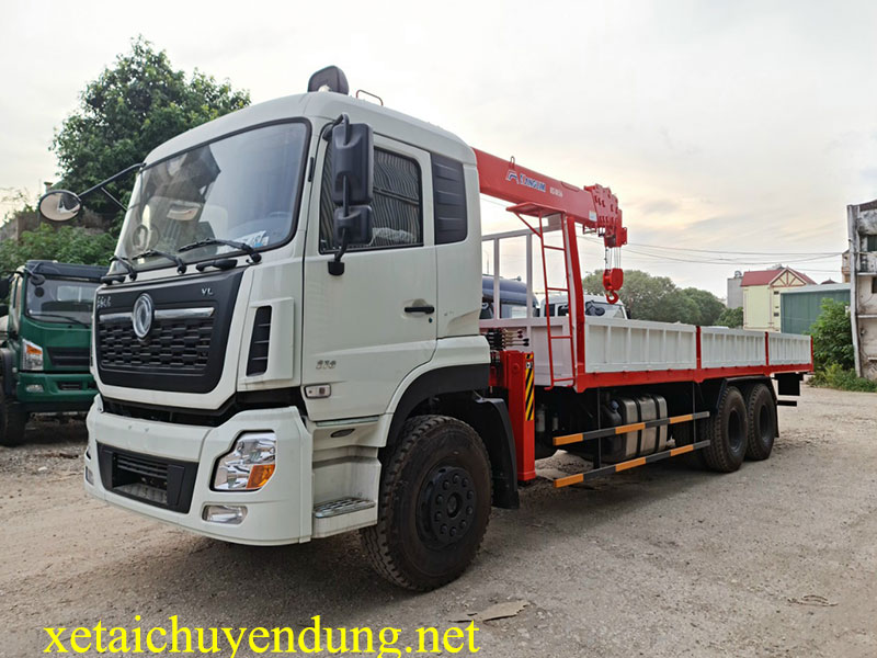 Xe tải Dongfeng 3 chân gắn cẩu Kanglim 5 tấn